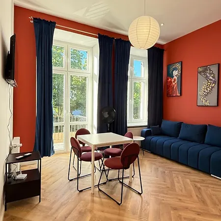 Tuwima Red By Dreamap